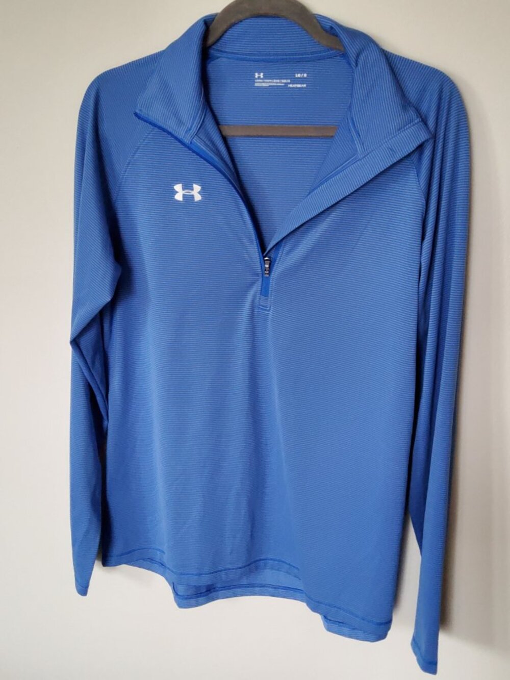 Under Armour Blue Striped zip up pullover size L